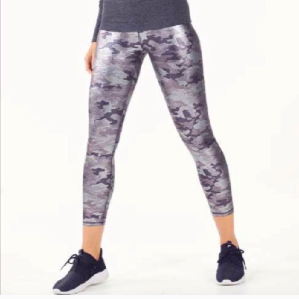 Powehold by Fabletics leggings